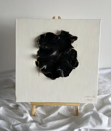 Golden Veins in the Abyss